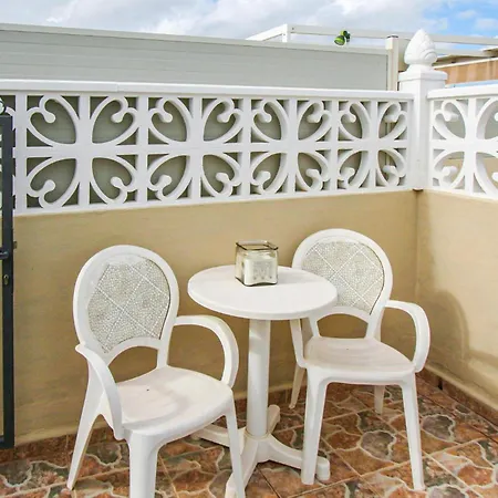 Lovely In Torrevieja With Kitchen Apartmán